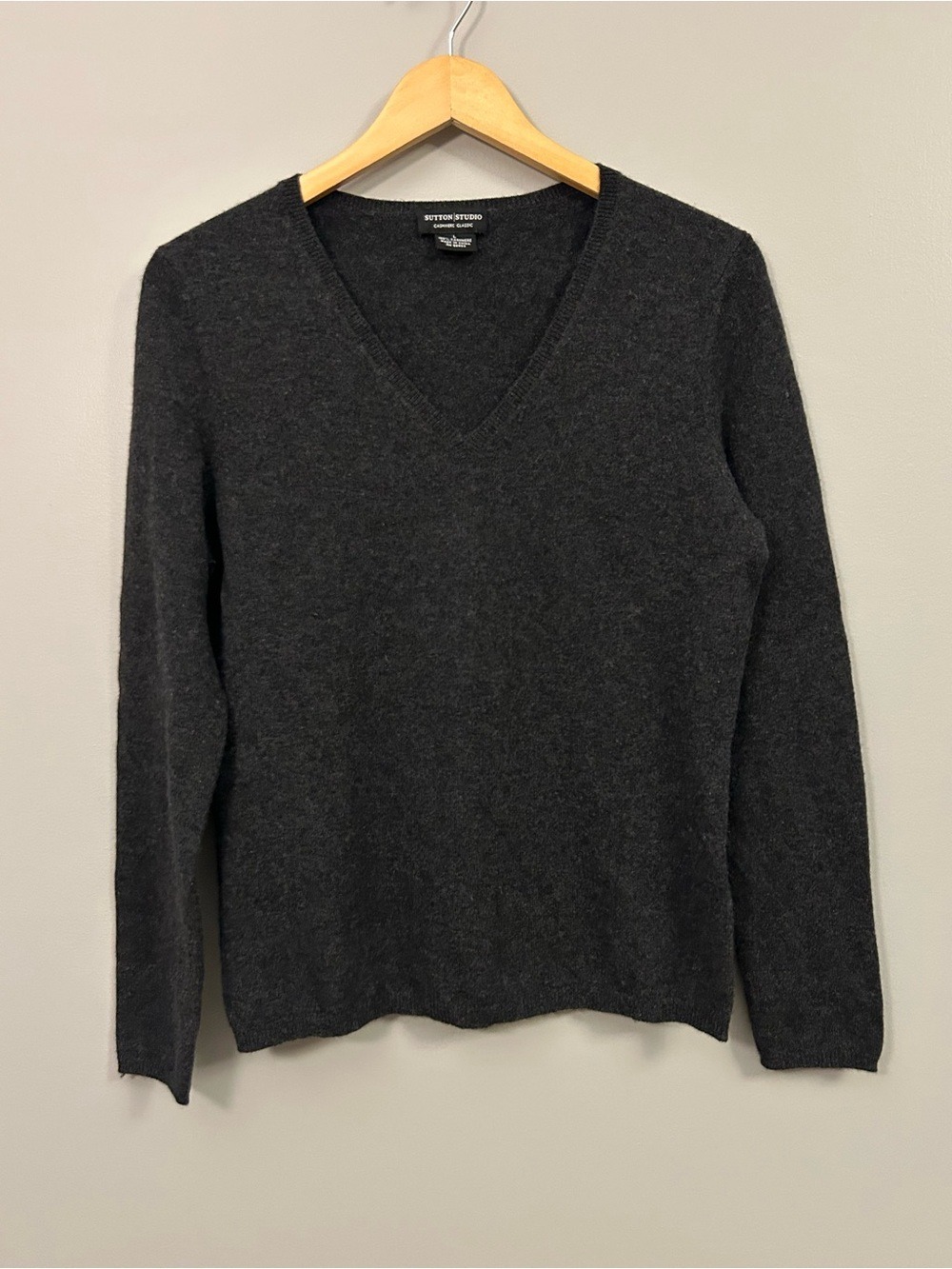 Sutton Studio Cashmere Charcoal V-Neck Sweater Large